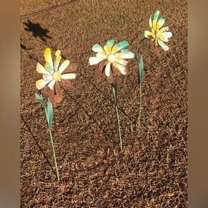 3 Vintage Metal Yard Lawn Flowers Rustic 33” Tall Blue Yellow Shabby Chic *as Is